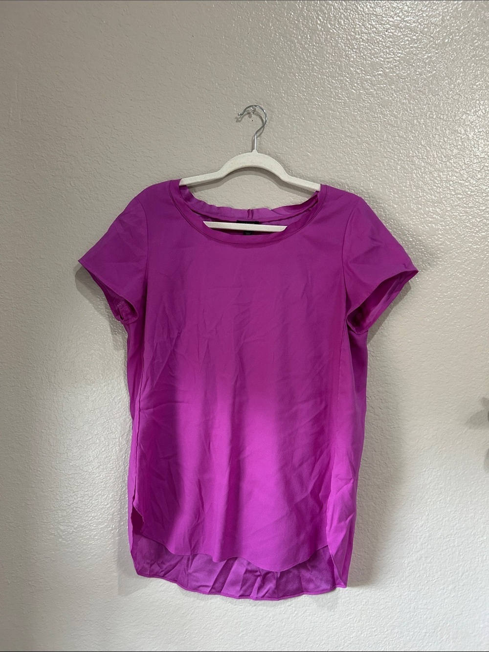 Ann Taylor Short-Sleeve Blouse Bright Magenta Sz M Career Office Chic TC0379